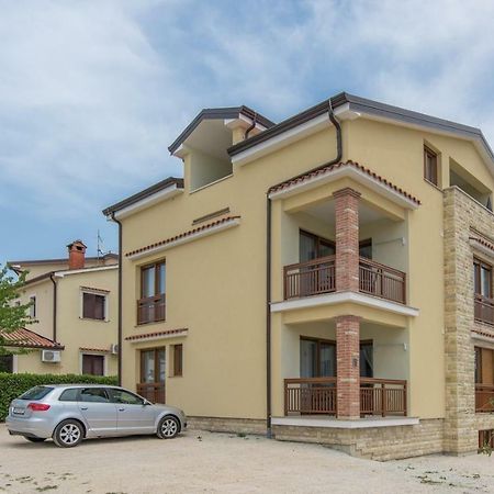 Apartments Hana In Funtana Ngoại thất bức ảnh
