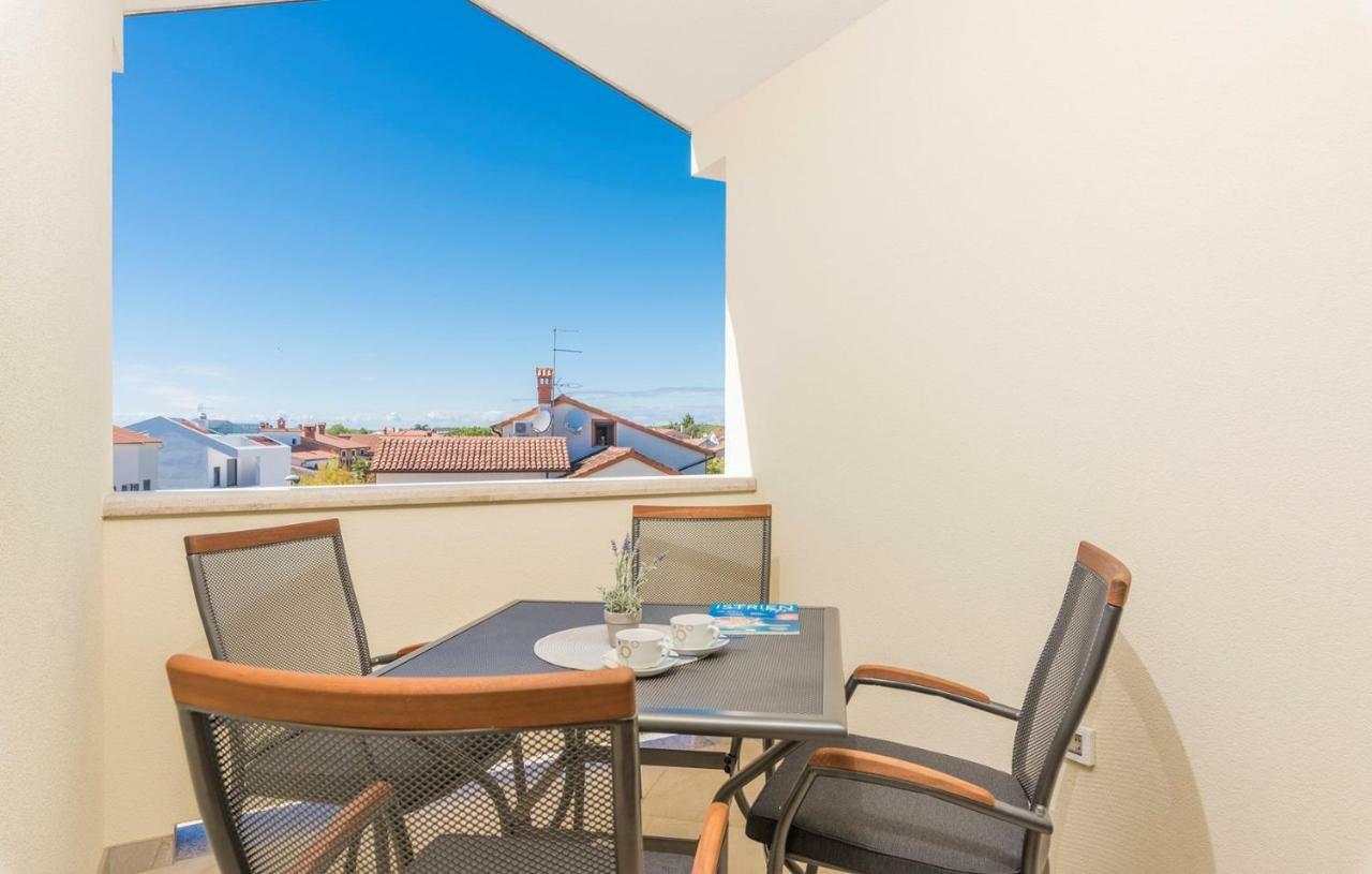 Apartments Hana In Funtana Ngoại thất bức ảnh