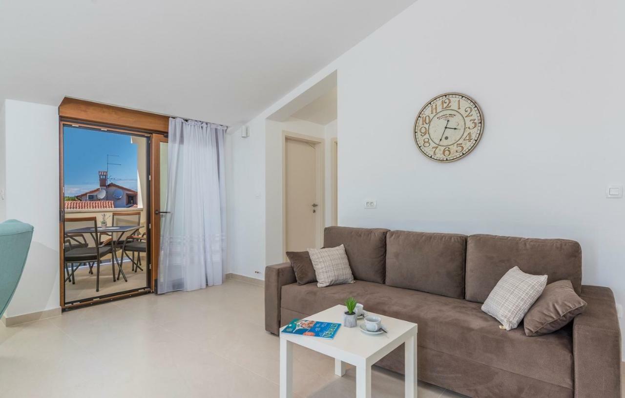 Apartments Hana In Funtana Ngoại thất bức ảnh