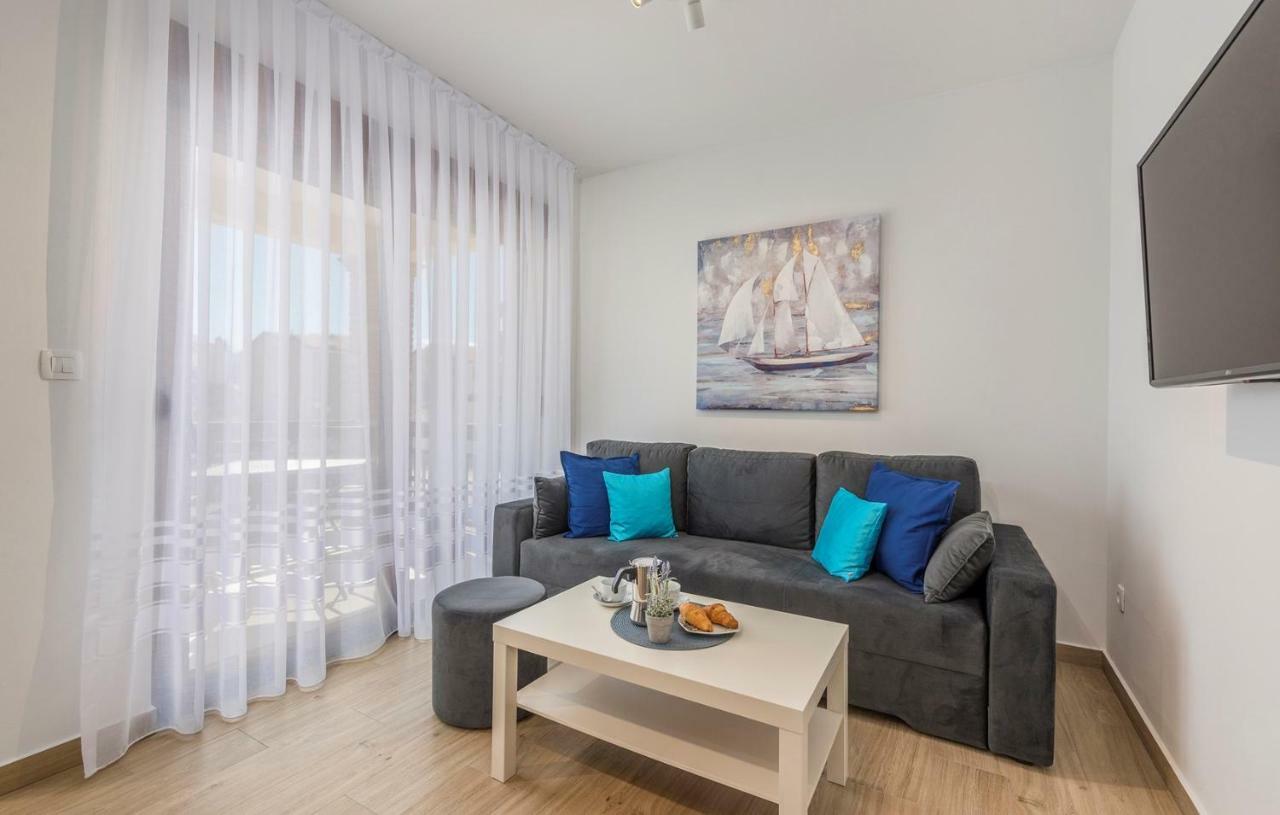 Apartments Hana In Funtana Ngoại thất bức ảnh