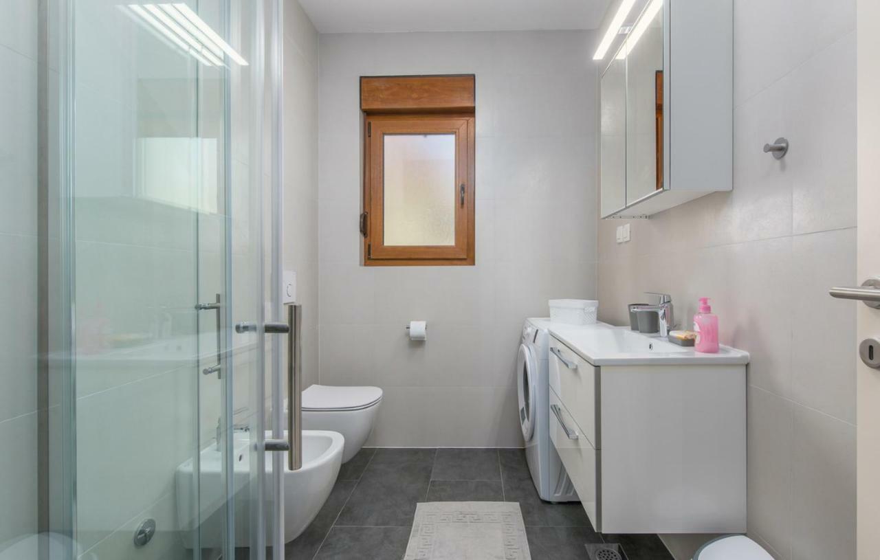 Apartments Hana In Funtana Ngoại thất bức ảnh